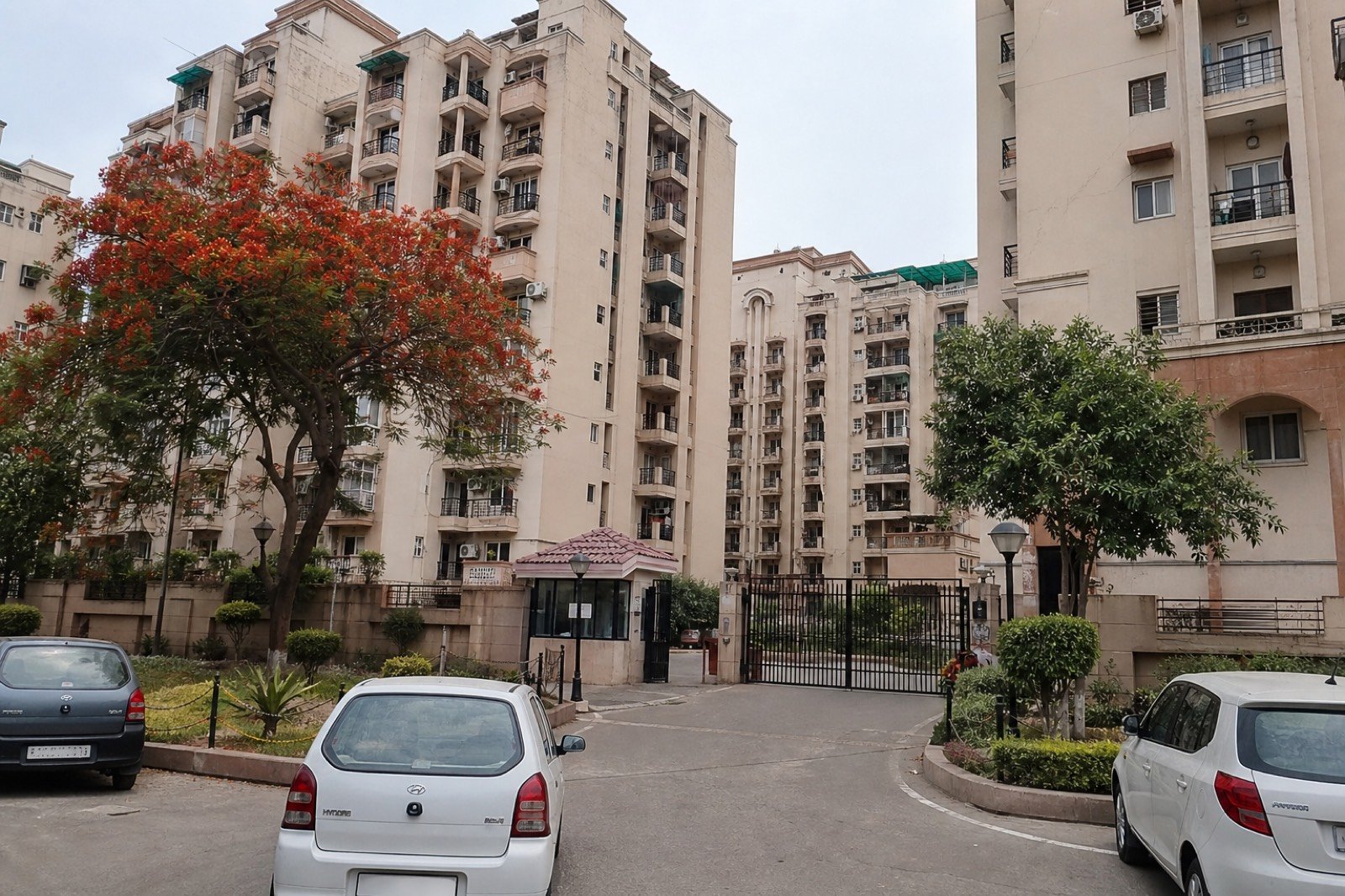Indirapuram flats and societies